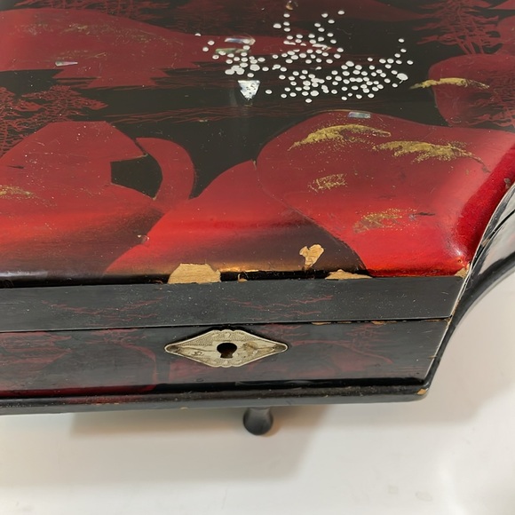 Hand painted Japanese music jewelry box - Picture 5 of 10